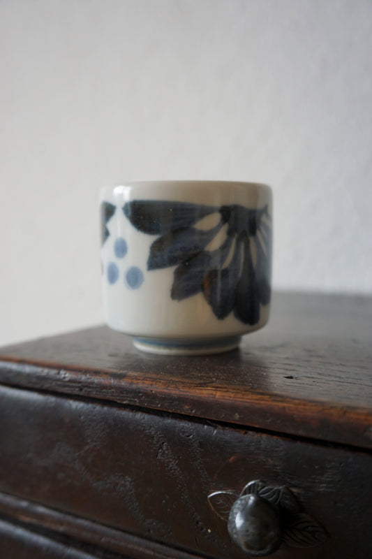 Vintage Sake Cup – Tobe Ware, Gosu Chrysanthemum