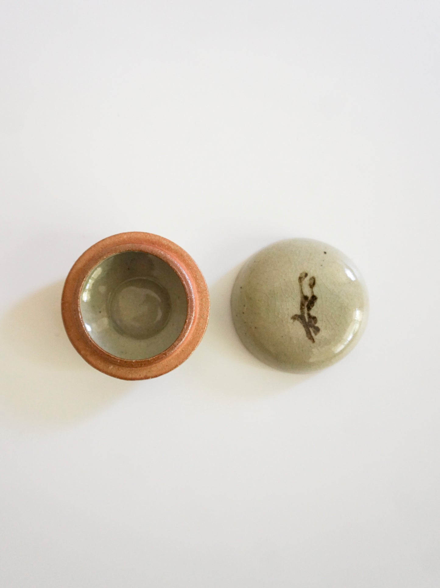 Vintage Small Lidded Vessel – Ash Glaze, Iron Decoration