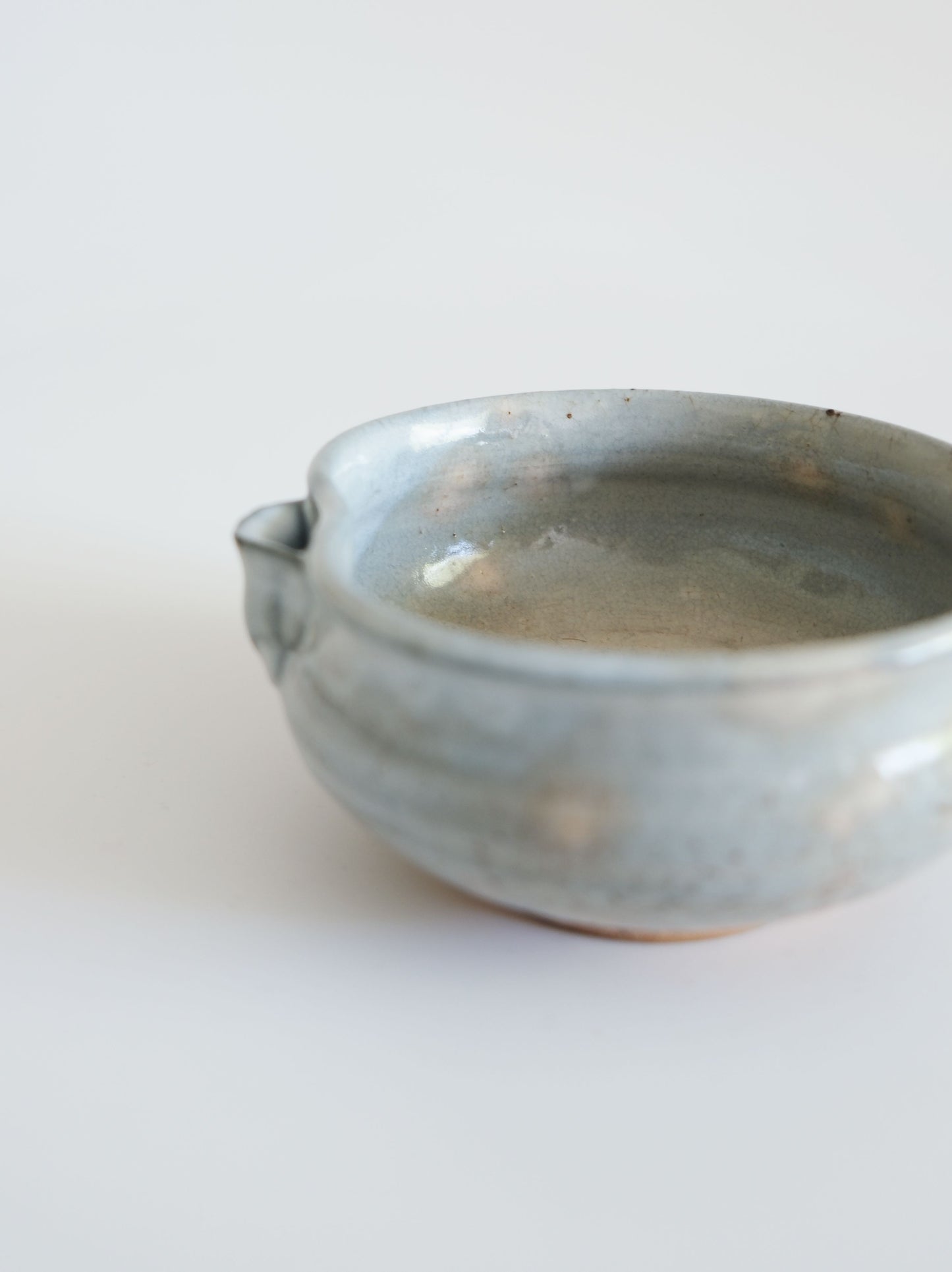 Vintage Katakuchi Bowl – Hagi Ware, Soft White Glaze