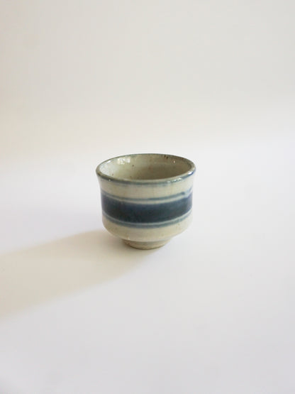 Sake Cup (Mino ware/Sometsuke line motif)