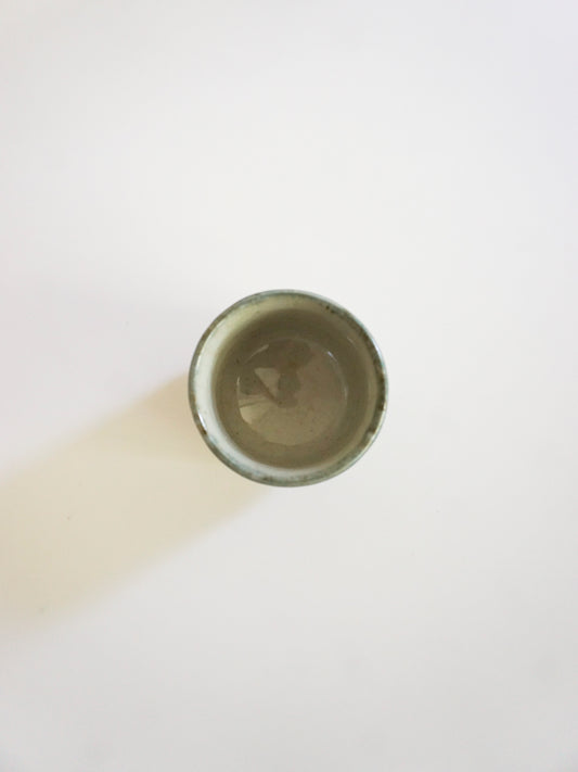 Sake Cup (Mino ware/Sometsuke line motif)
