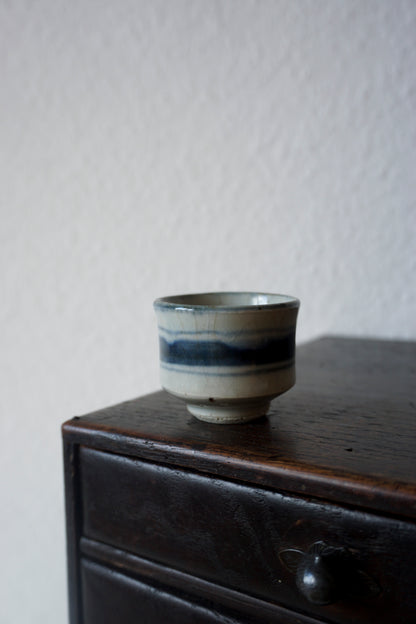 Sake Cup (Mino ware/Sometsuke line motif)