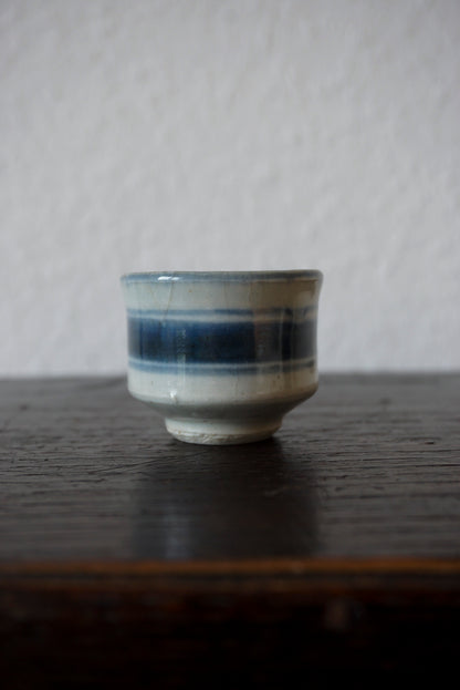 Sake Cup (Mino ware/Sometsuke line motif)