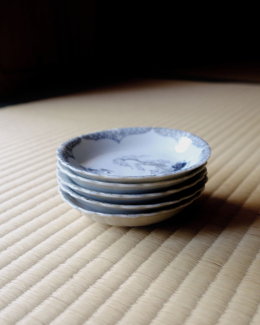 Petite assiette ancienne – paysage, inban